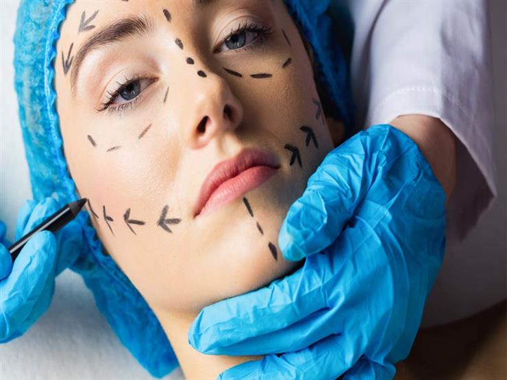 طبيبة بريطانية تدعو لحظر إعلانات جراحات التجميل "الضارة" الخ | مصراوى