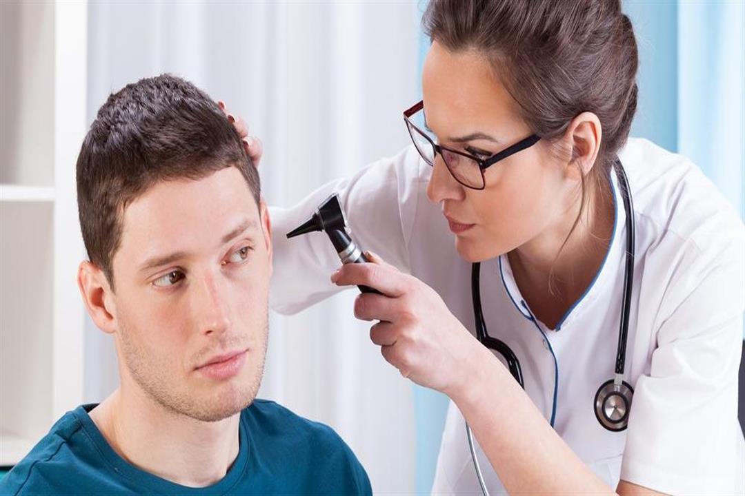 التهاب الأذن الضغطي قد يسبب تمزق الطبلة.. إليك الأسباب والعلاج
