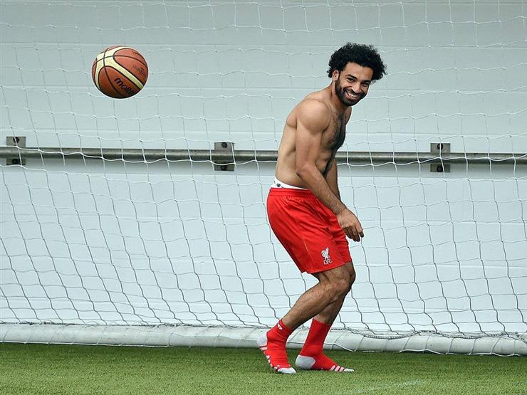 بالصور صلاح يلعب سلة في تدريبات ليفربول مصراوى