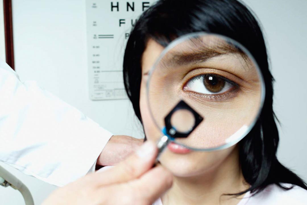 جفاف العين المستمر يسبب مضاعفات خطيرة.. كيف تتجنبها؟