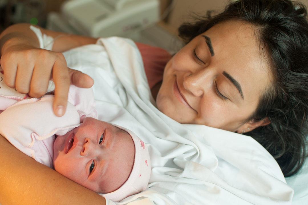كيف تؤثر الرضاعة الطبيعية على وزن الطفل؟
