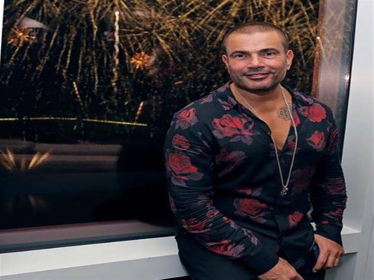 بالصور الهضبة يعود بـ المشجر من الثمانينيات وخبيرة موضة مصراوى