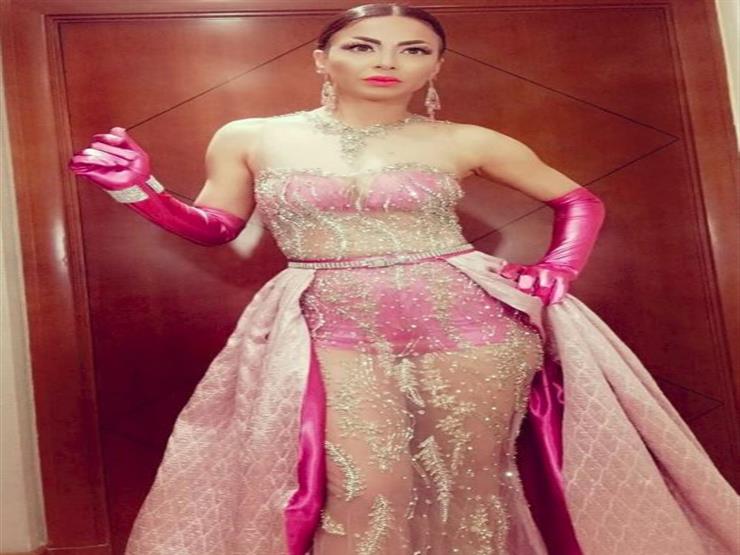 بالصور خبير موضة دوللي شاهين تحاول لفت الأنظار بـ إطلالة مصراوى