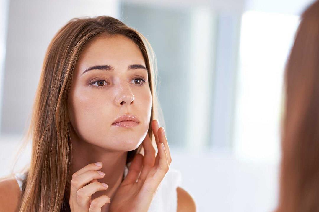  5 نصائح بسيطة تحميك من ظهور حبوب الوجه 