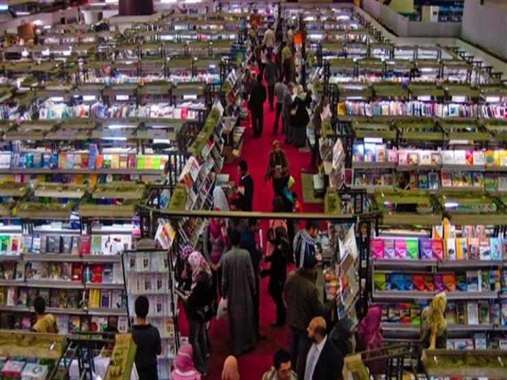 برلماني: المصريون يذهبون إلى معرض الكتاب للتنزه وحضور الندوات