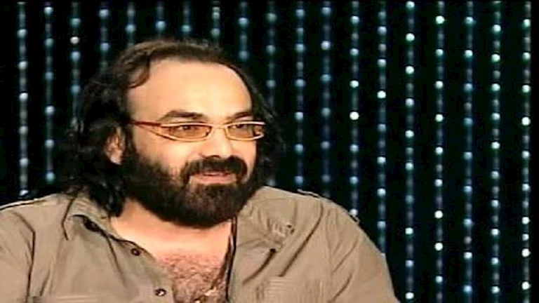 نادر أبو الليف يعلن استعادة شقة والديه بعد نزاع قضائي: "الحمد لله على العدل"