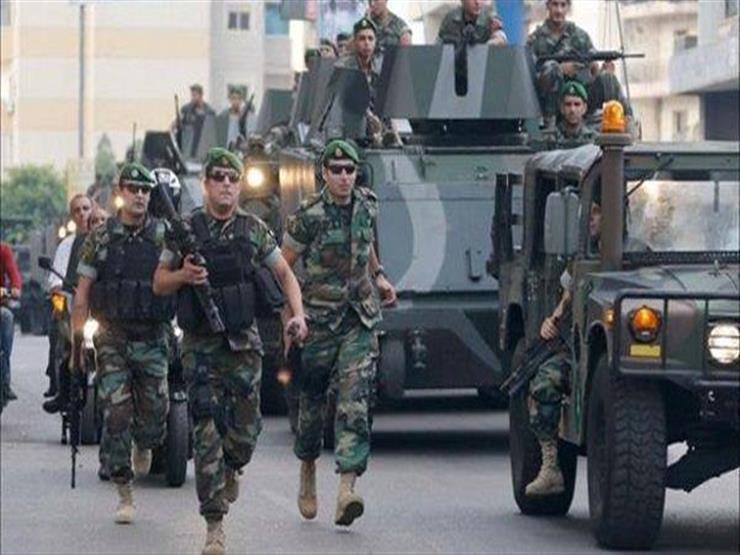 الجيش اللبناني يوقف 12 شخصا في مخيم للنازحين السوريين بجبل لبنان