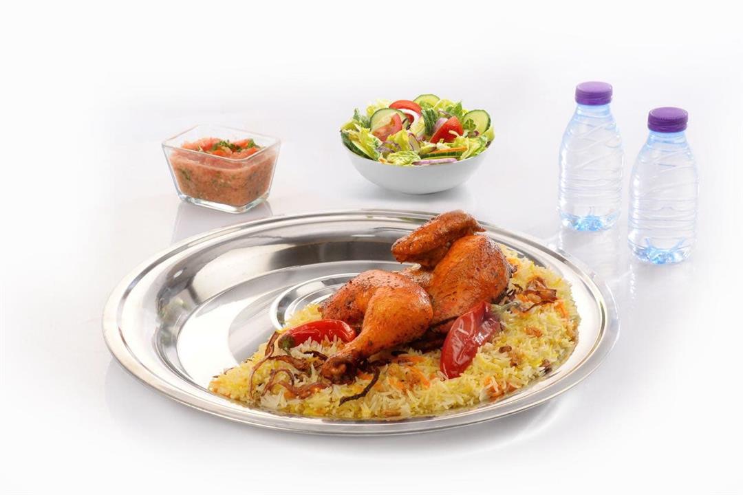 تناول الطعام في الصحون الكبيرة