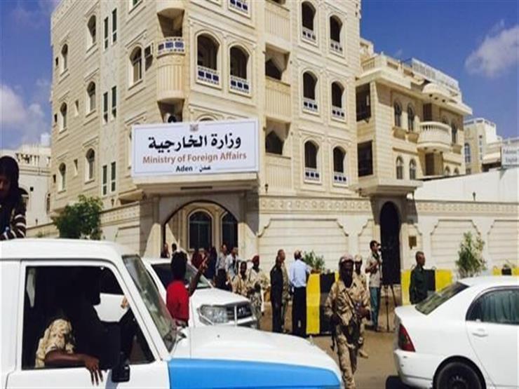 اليمن يدين الاعتداء الإرهابي الذي استهدف محطة منتجات بترولية في جدة اليمن يدين الاعتداء الإرهابي الذي استهدف محطة منتجات بترولية في جدة