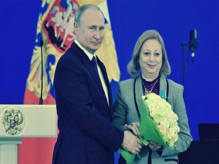 مكارم الغمري تكشف تفاصيل حصولها على وسام "بوشكين" من الرئيس الروسي