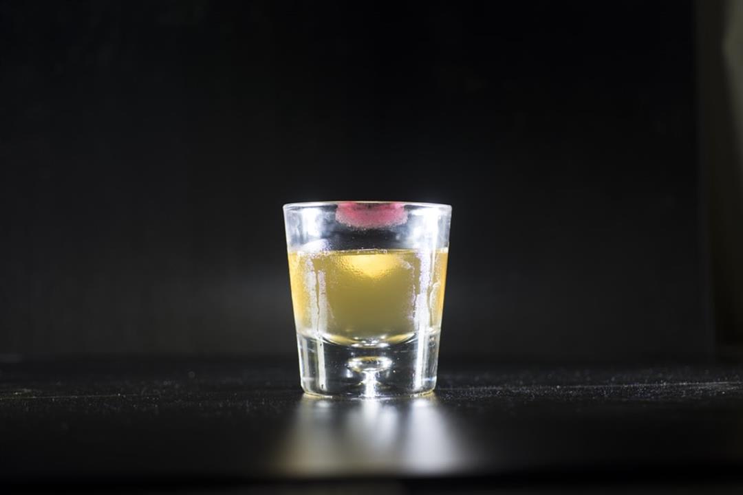 photo-1517053644085-14f7818f92c6