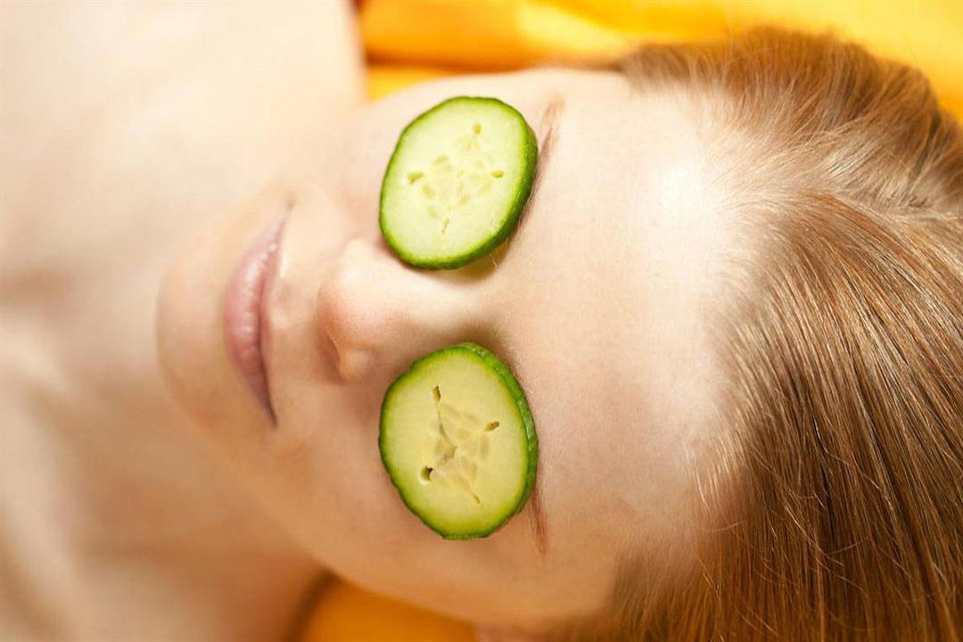 شرائح الخيار لعلاج انتفاخ العين