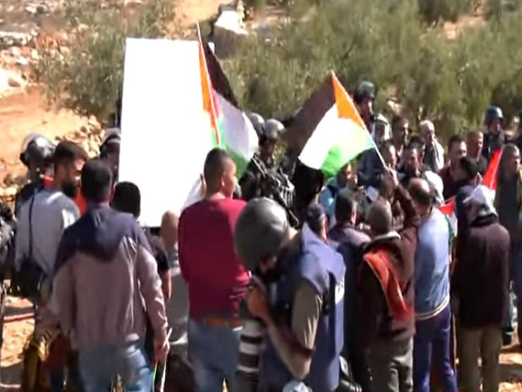  بالفيديو.. قوات الاحتلال تعتدي علي مسيرة احتجاجية بشمال الخليل