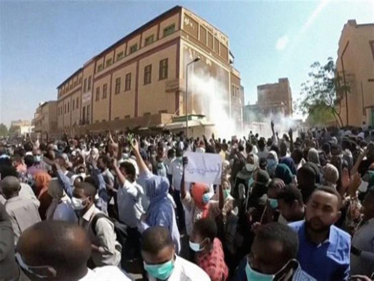 تظاهرات مؤيدة للبشير في الخرطوم بالتزامن مع انعقاد جلسة محاكمته تظاهرات مؤيدة للبشير في الخرطوم بالتزامن مع انعقاد جلسة محاكمته