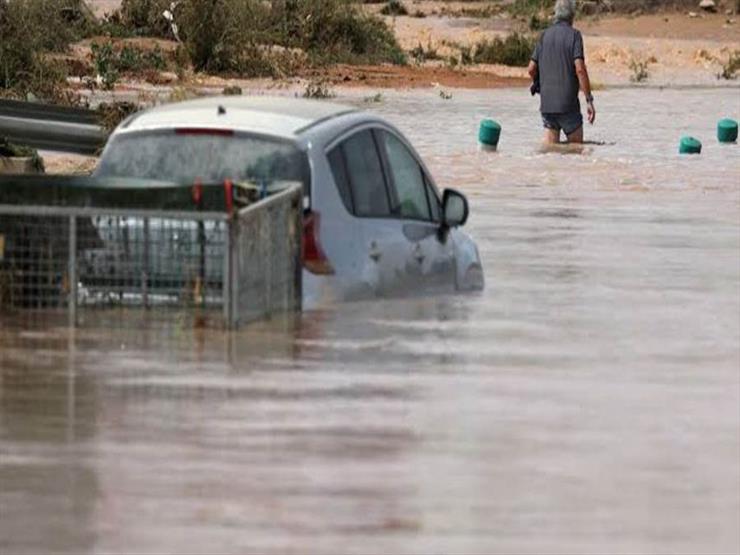 بالفيديو...الأمطار تغرق شوارع الكويت والداخلية تناشد المواطنين التزام المنازل