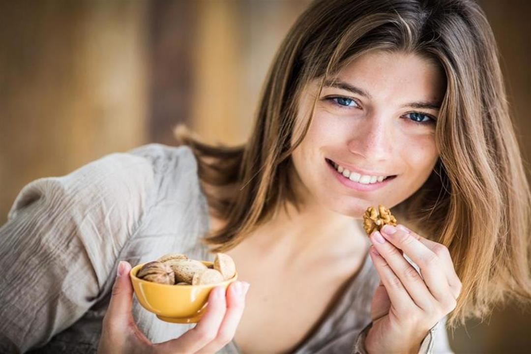 تناول المكسرات