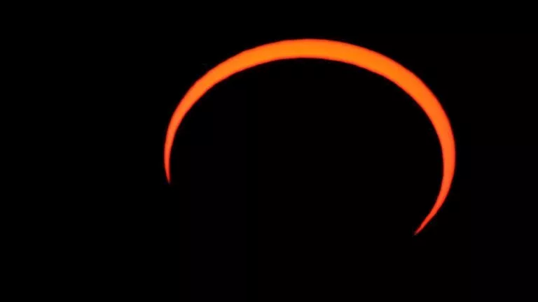 ظاهرة الكسوف الحلقي تهدد مواليد هذه الأبراج.. هل أنت منهم؟