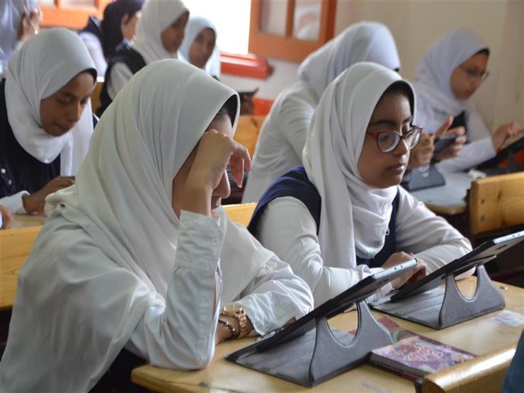 أزمة بسبب رياضيات أولى وثانية ثانوي.. و"التعليم": لا داعي للقلق أزمة بسبب رياضيات أولى وثانية ثانوي.. و"التعليم": لا داعي للقلق