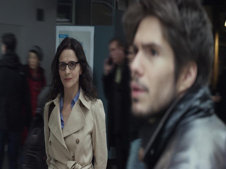 جولييت بينوش تدهش وتخدع جمهور برلين السينمائي بـ "من تظن أنا" جولييت بينوش تدهش وتخدع جمهور برلين السينمائي بـ "من تظن أنا"