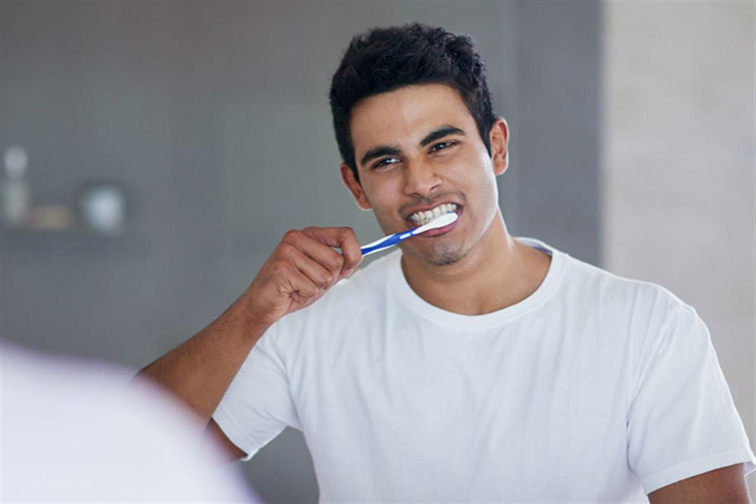 كيف تنظف فرشاة أسنانك؟