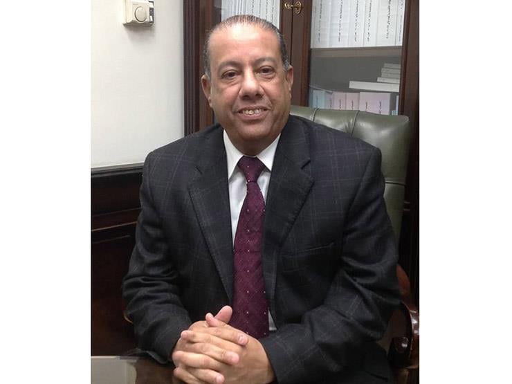 عبدالعظيم حسين رئيس مصلحة الضرائب