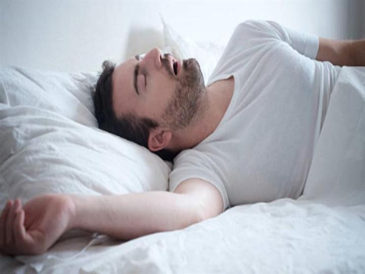 كيف يؤثر انقطاع التنفس أثناء النوم على صحة القلب؟.. علماء يج | الكونسلتو