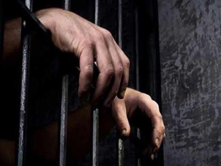 حبس 3 أشخاص قتلوا حارس مزرعة وزوجته وعاملًا في أسيوط الجديدة حبس 3 أشخاص قتلوا حارس مزرعة وزوجته وعاملًا في أسيوط الجديدة