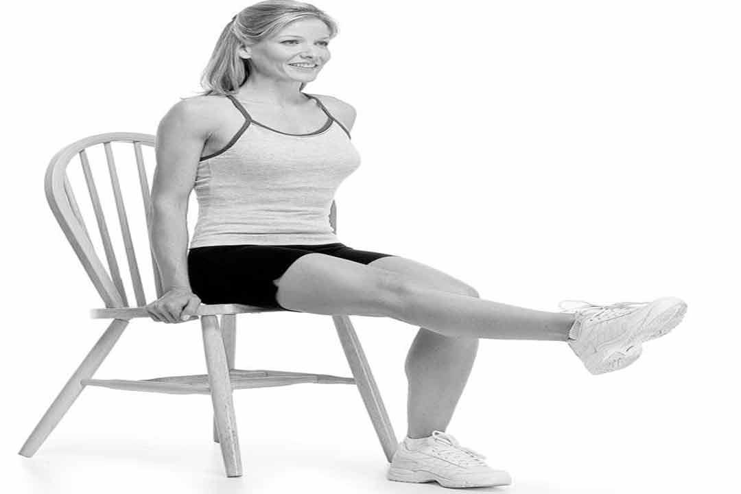 الجلوس-مع-رفع-الساق