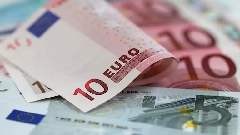 ارتفاع اليورو وتراجع الجنيه الإسترليني بتعاملات البنوك خلال أسبوع