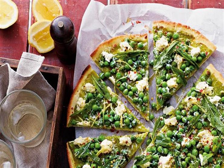 بيتزا بالبازلاء الخضراء