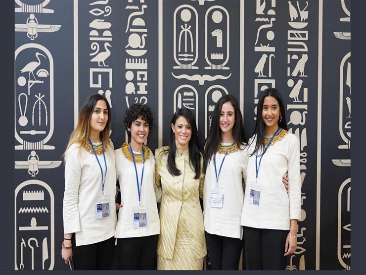 وزيرة السياحة تلتقي طلاب الجامعة الألمانية وتشيد بمشاركتهم في بورصة برلين وزيرة السياحة تلتقي طلاب الجامعة الألمانية وتشيد بمشاركتهم في بورصة برلين