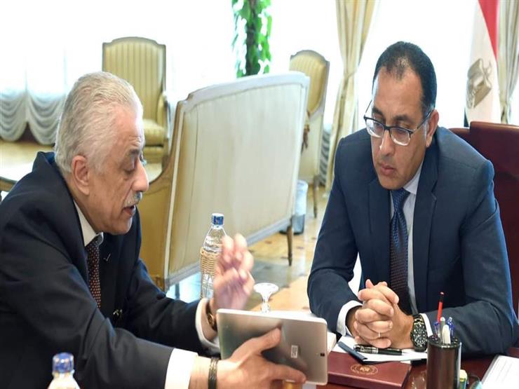 رئيس الوزراء يستعرض تقريرا من وزير التعليم عن المشروعات المُنفذة في سيناء رئيس الوزراء يستعرض تقريرا من وزير التعليم عن المشروعات المُنفذة في سيناء