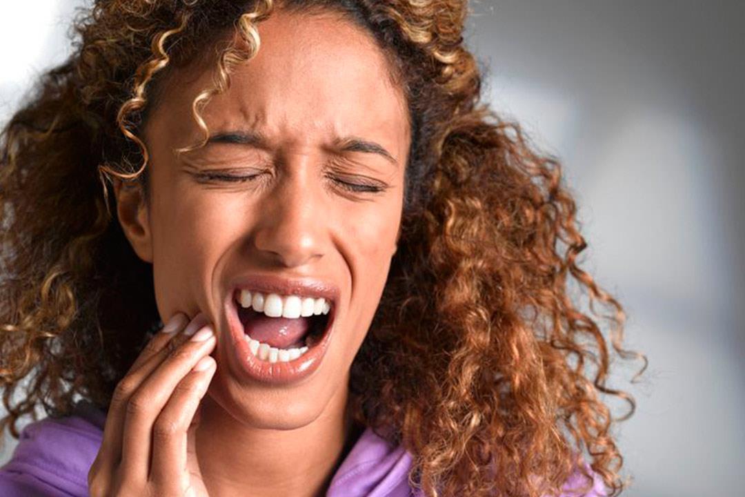 تسوس الأسنان قد يصيبك بمرض خبيث.. نصائح ضرورية 