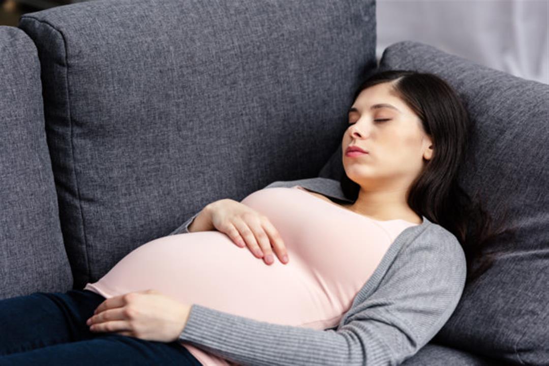 منها على الظهر.. 3  وضعيات خاطئة لنوم الحامل تضر الجنين