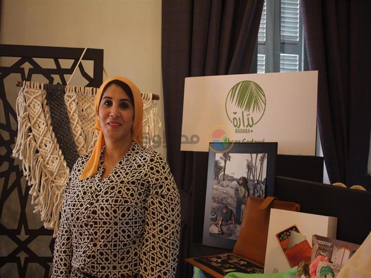 بالخوص والنخيل.. إعادة تراث الواحات ودهشور بأيادي "أحفاد الفراعنة" بالخوص والنخيل.. إعادة تراث الواحات ودهشور بأيادي "أحفاد الفراعنة"