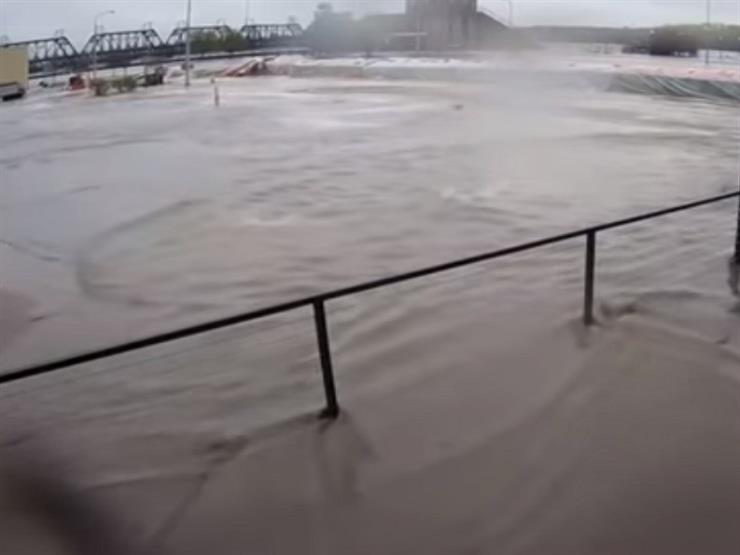 بالفيديو.. لحظة انهيار سد جراء فيضان نهر المسيسيبي بالولايات المتحدة