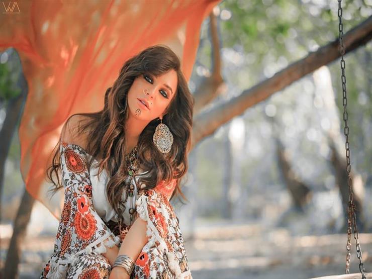 سلاف فواخرجي "غجرية" في أحدث جلسة تصوير مصراوى
