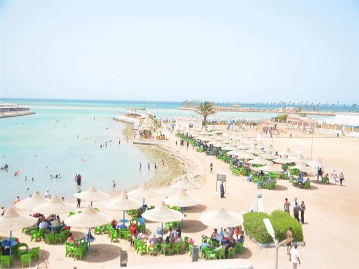 شواطئ البحر الأحمر كاملة العدد في ثاني أيام عيد الفطر مصراوى