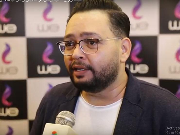 فيديو أحمد رزق يحل لغزا في برومو بخط الإيد مصراوى