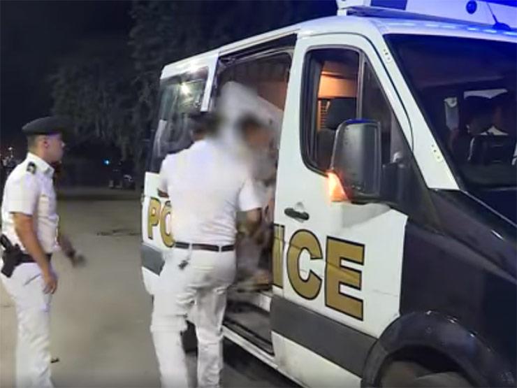 الداخلية: القبض على 3 متهمين بصحبتهم "أسد" فى العين السخنة الداخلية: القبض على 3 متهمين بصحبتهم "أسد" فى العين السخنة