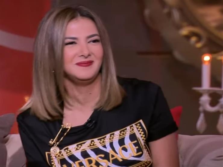 دنيا سمير غانم ممازحة عمرو أديب: توقفت عن الدايت بسببك