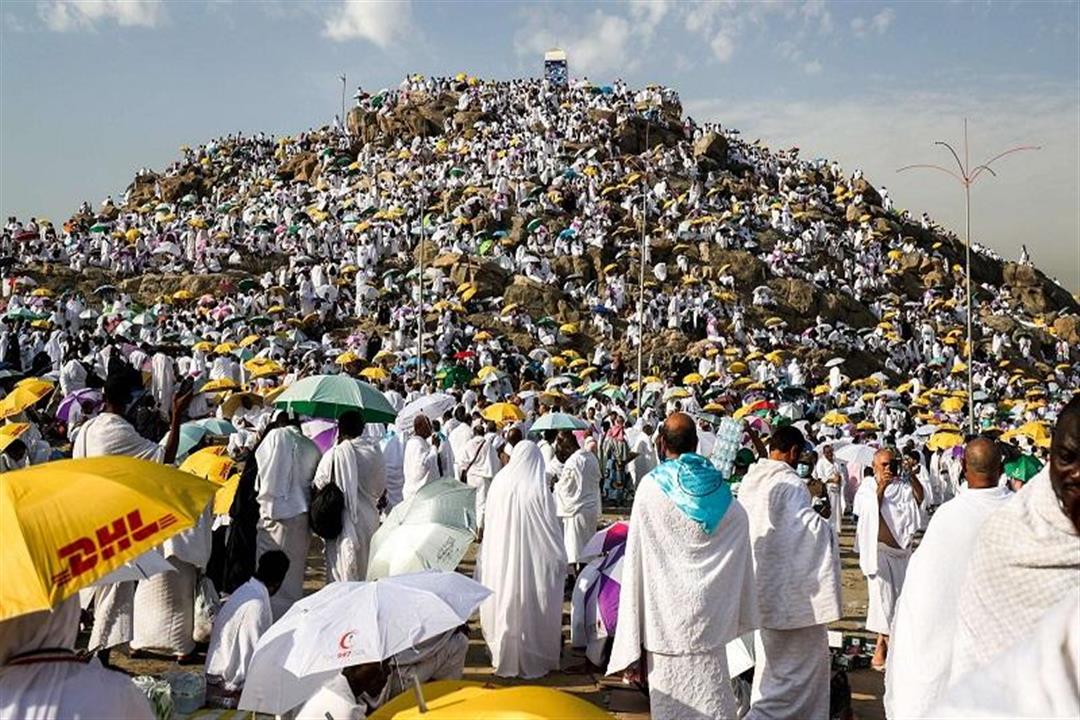 للحجاج.. هكذا تحمي نفسك من ضربات الشمس خلال أداء المناسك