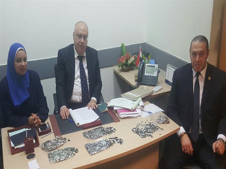 إحباط تهريب 5 آلاف كارت ذاكرة بمطار القاهرة إحباط تهريب 5 آلاف كارت ذاكرة بمطار القاهرة
