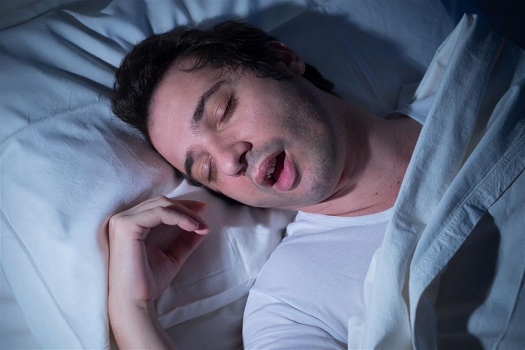 اللحمية من بينهم.. 4 أسباب لتوقف التنفس أثناء النوم (صور)