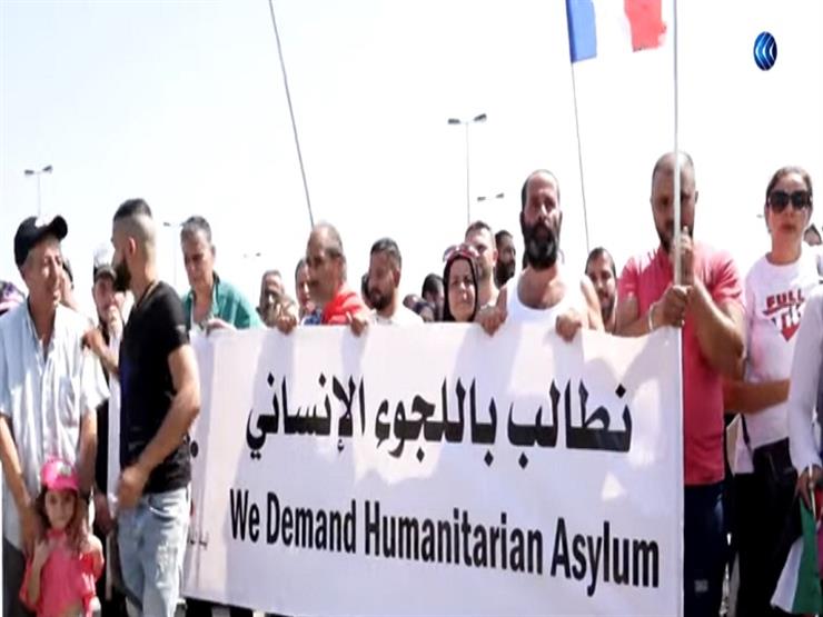 اللاجئون الفلسطينيون في لبنان يعلنون غضبهم أمام مقر الأونروا 