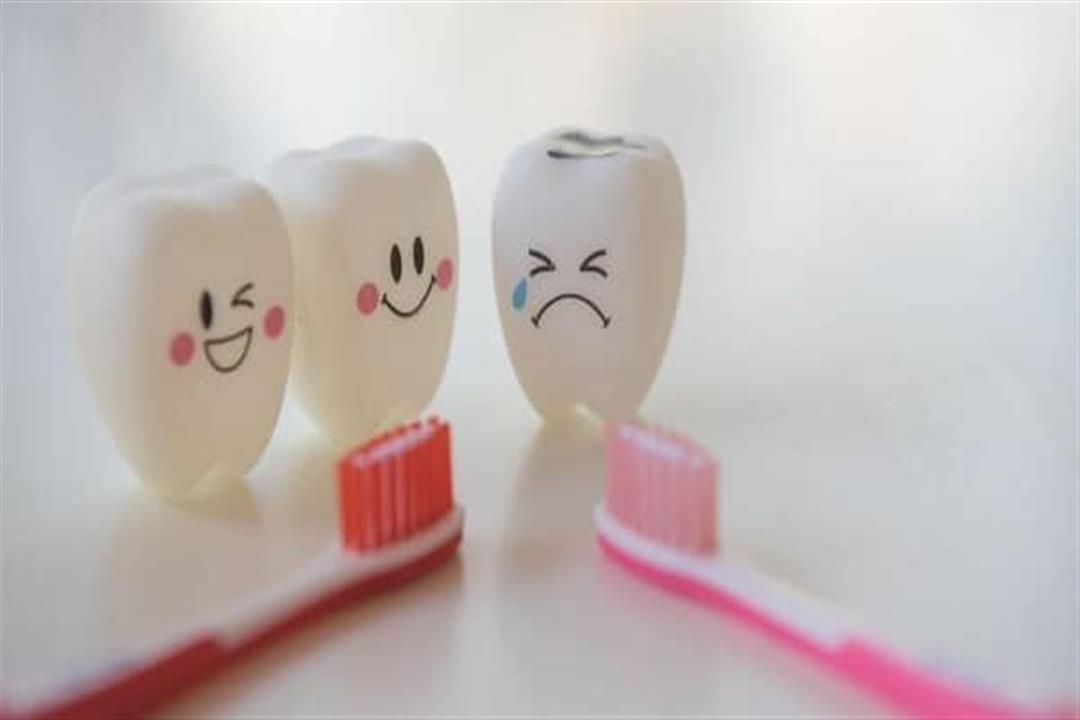 تجاويف الأسنان تهدد بمضاعفات خطيرة.. إليك الأسباب وطرق العلاج
