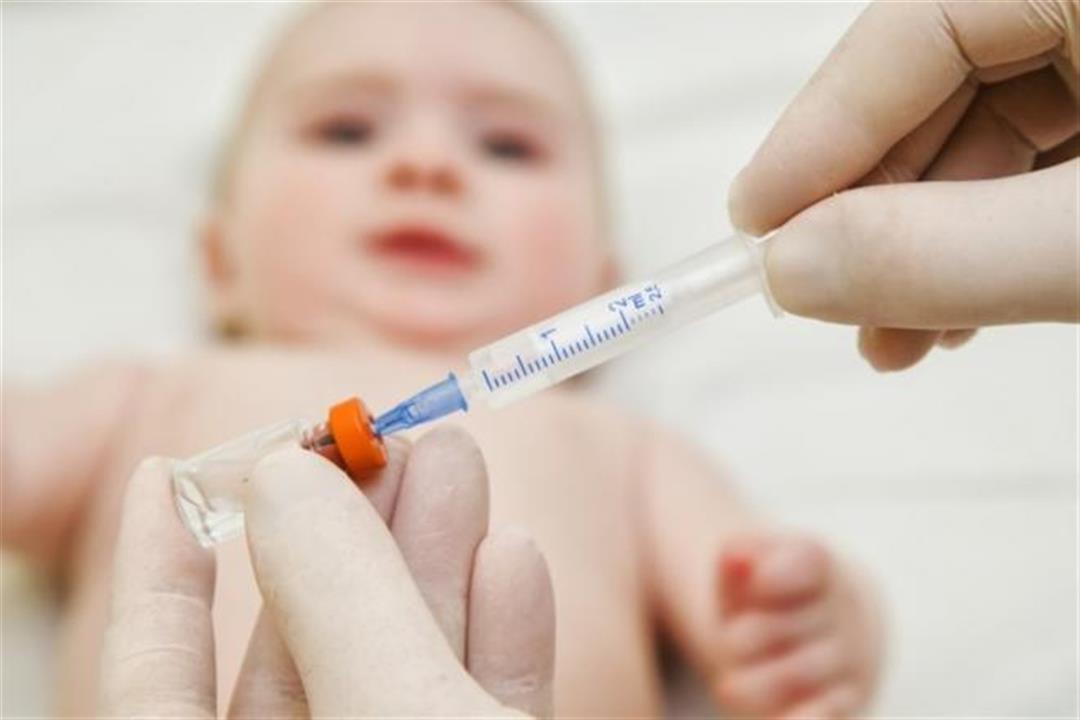 للأمهات الجدد.. دليل شامل بالتطعيمات الإجبارية لمولودِك حتى عمر عام