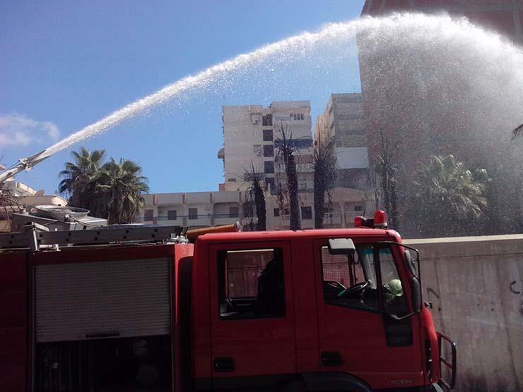 السيطرة على حريق مخلفات في قطعة أرض بكرداسة السيطرة على حريق مخلفات في قطعة أرض بكرداسة