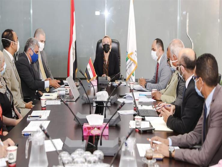 تكليفات رئاسية.. وزيرة البيئة: بدأنا وضع الإطار العام للحد من استهلاك أكياس البلاستيك الأحادية تكليفات رئاسية.. وزيرة البيئة: بدأنا وضع الإطار العام للحد من استهلاك أكياس البلاستيك الأحادية