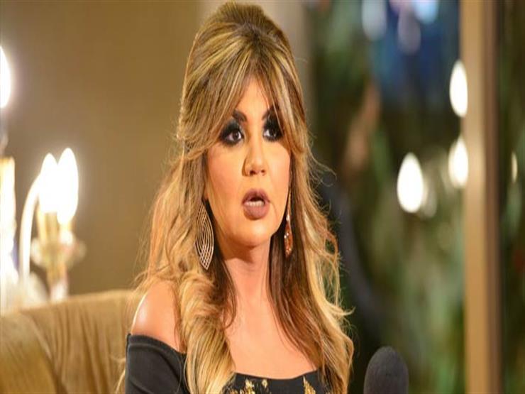 فيديو.. بوسي شلبي وسمير صبري في مطار القاهرة استعدادا للمشاركة في "الجونة السينمائي" فيديو.. بوسي شلبي وسمير صبري في مطار القاهرة استعدادا للمشاركة في "الجونة السينمائي"